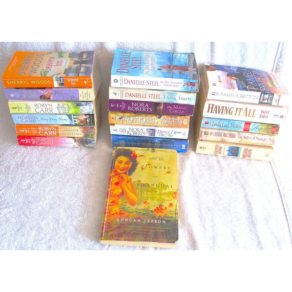 Romance Novel Book Lot 18 Paperback Nora Roberts Robyn Carr Danielle Steel Woods